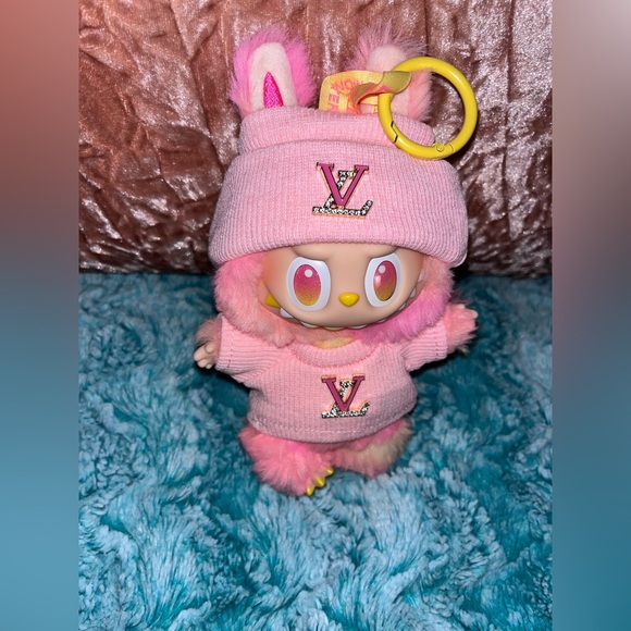 LABUBU Big Into Energy Loyalty with LV Outfit - Picture 7 of 9